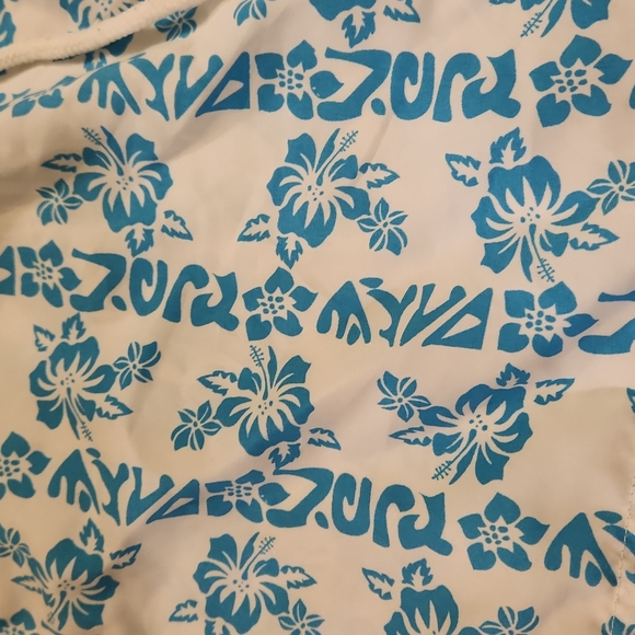 Surf Waves Juniors Board Shorts - Picture 2 of 5